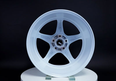 CR - Alabaster White - 18X8.5 5X114.3 Offset +35