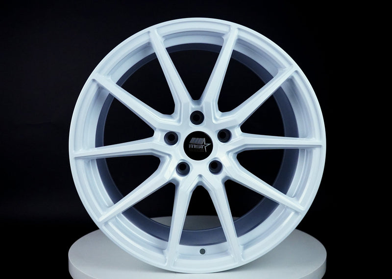 Delta - Alabaster White - 18x9.5 5x114.3 Offset +38