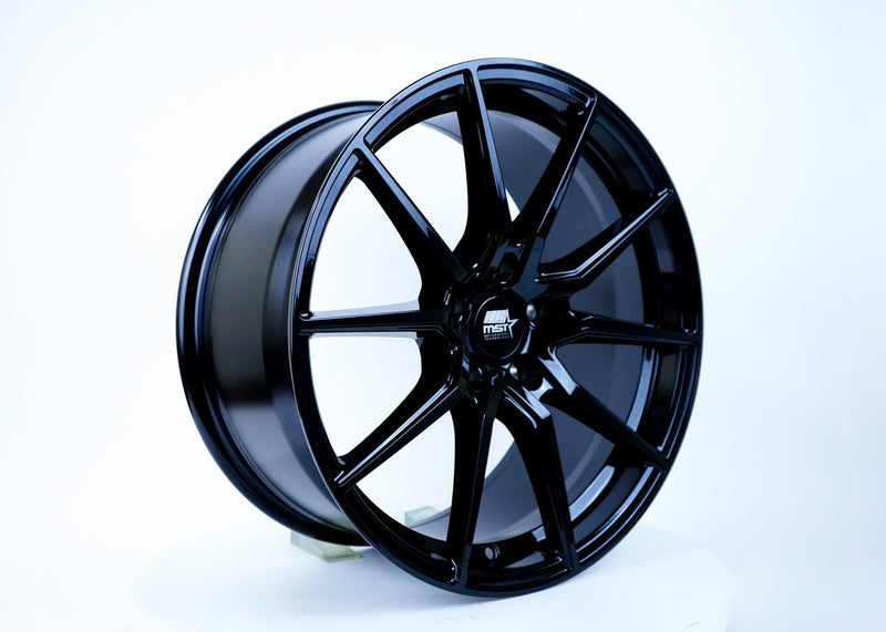 Delta - Glossy Black - 18x8.5 5x114.3 Offset +35