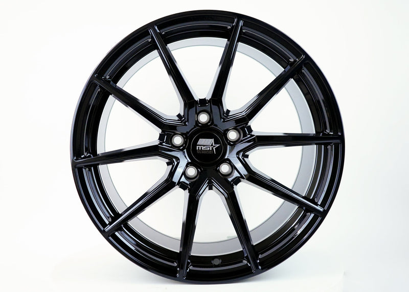 Delta - Glossy Black - 18x9.5 5x114.3 Offset +38