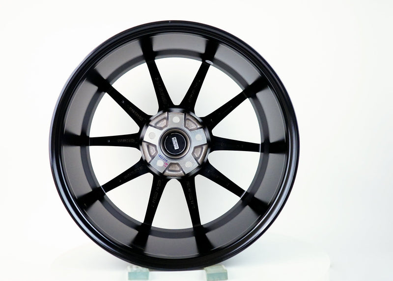 Delta - Glossy Black - 18x9.5 5x114.3 Offset +38