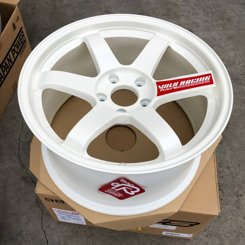 RAYS WHEELS - TE37SL 17X9.5 +45 5X114.3 - CHAMPIONSHIP WHITE